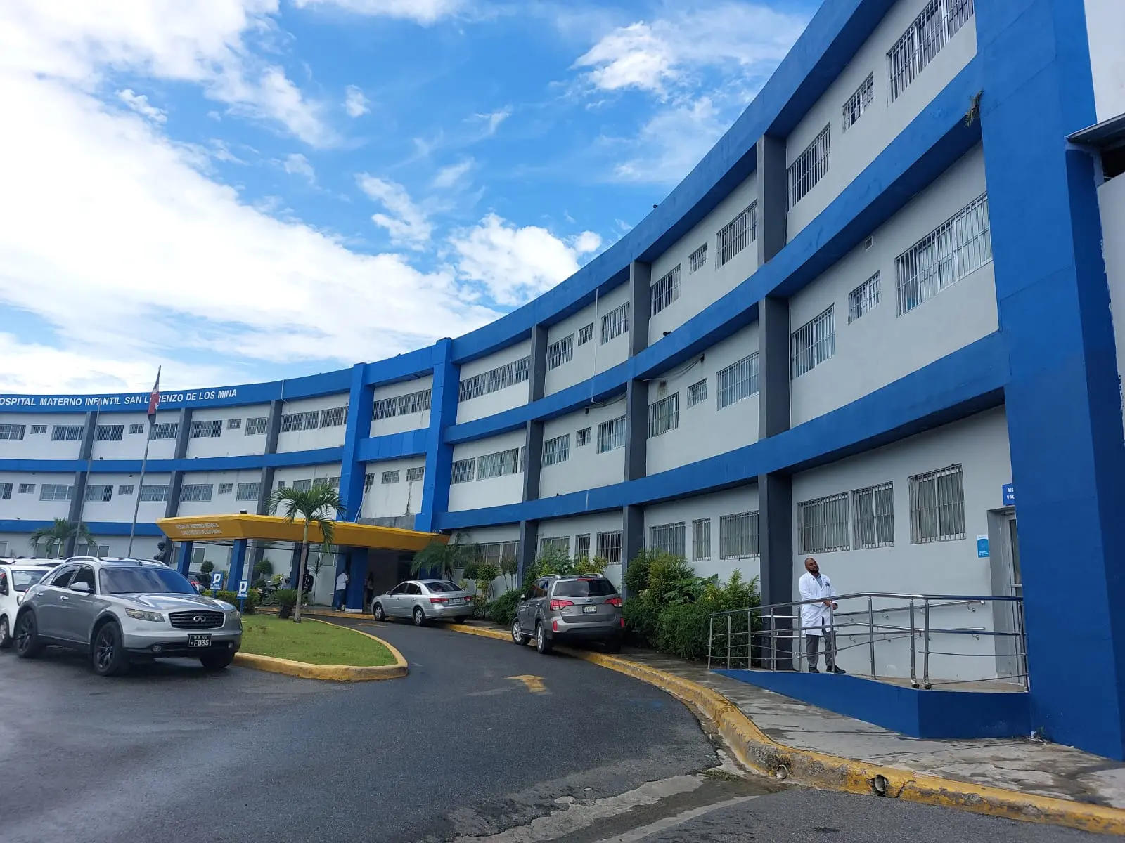 Familia crece por cuatro: Mujer da a luz a cuatrillizos en Los Mina