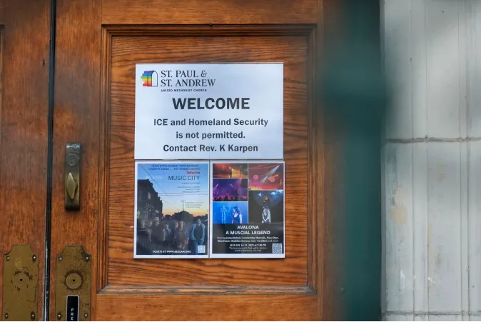 Alarma: Nuevas órdenes de Trump permiten arrestos ICE en escuelas y Iglesias