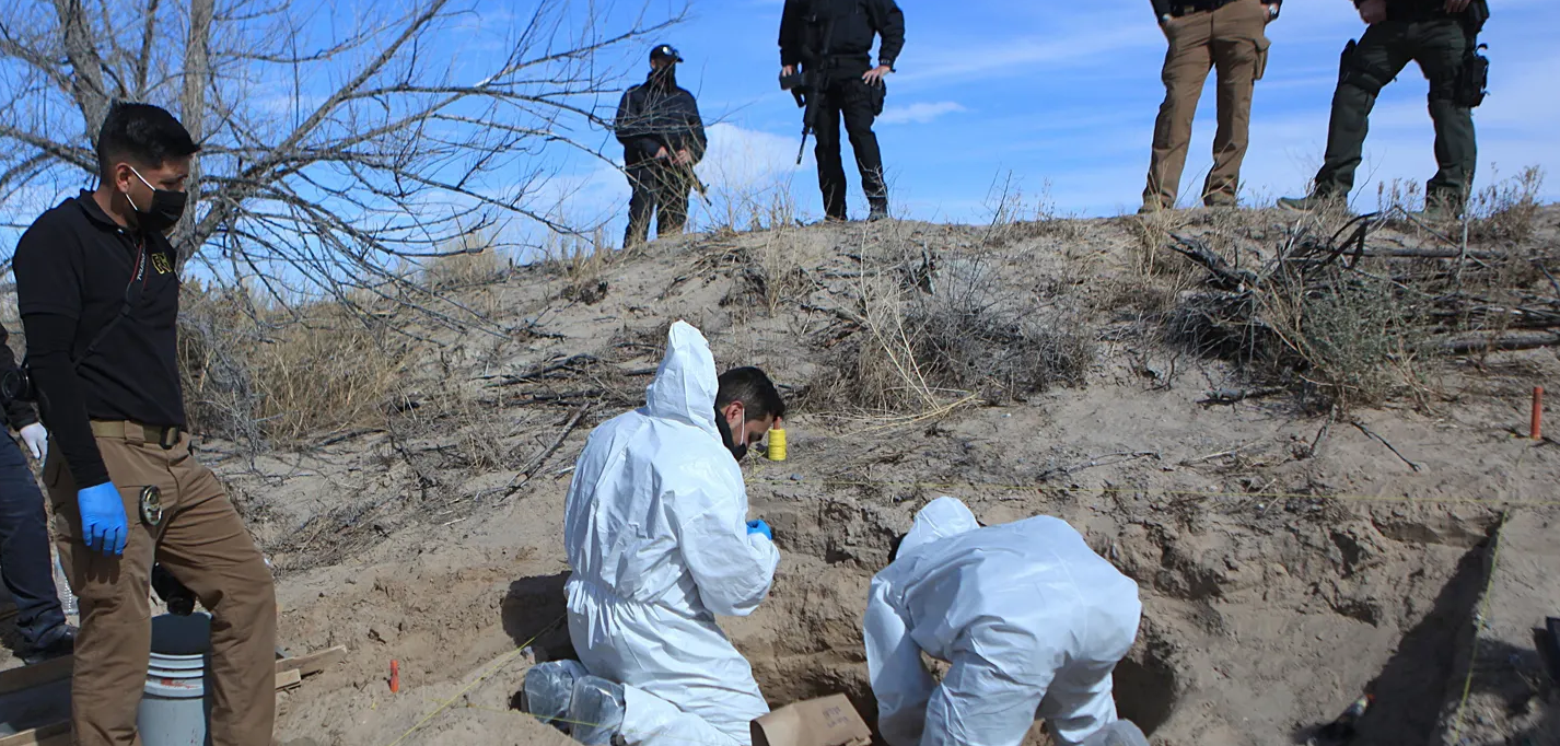 35 Fosas Clandestinas en Sonora México