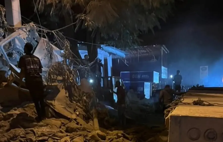 VIDEO: Patana perdió los frenos se estrelló contra una vivienda en Navarrete