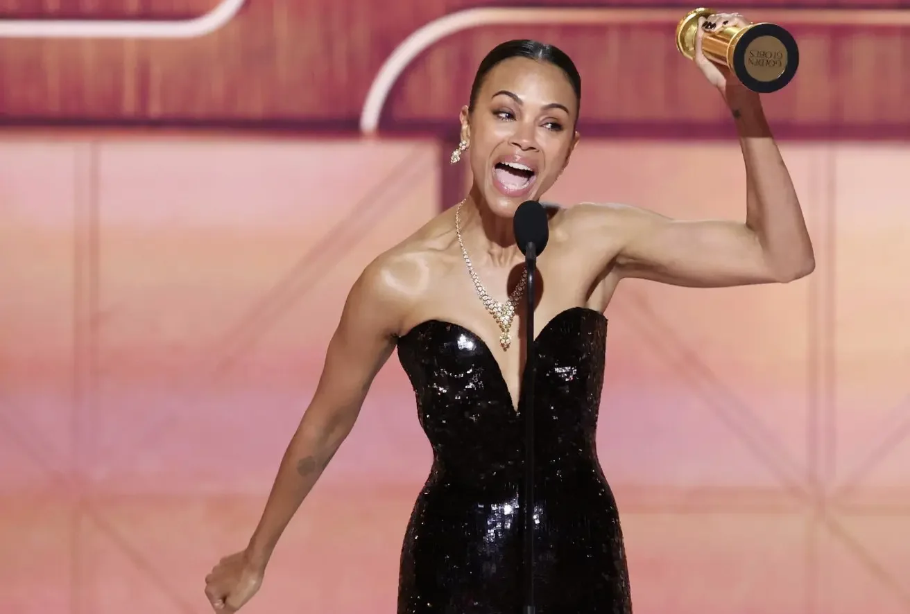 Zoe Saldaña recibe el Globo de Oro y es felicitada por la Embajada de Estados Unidos en RD