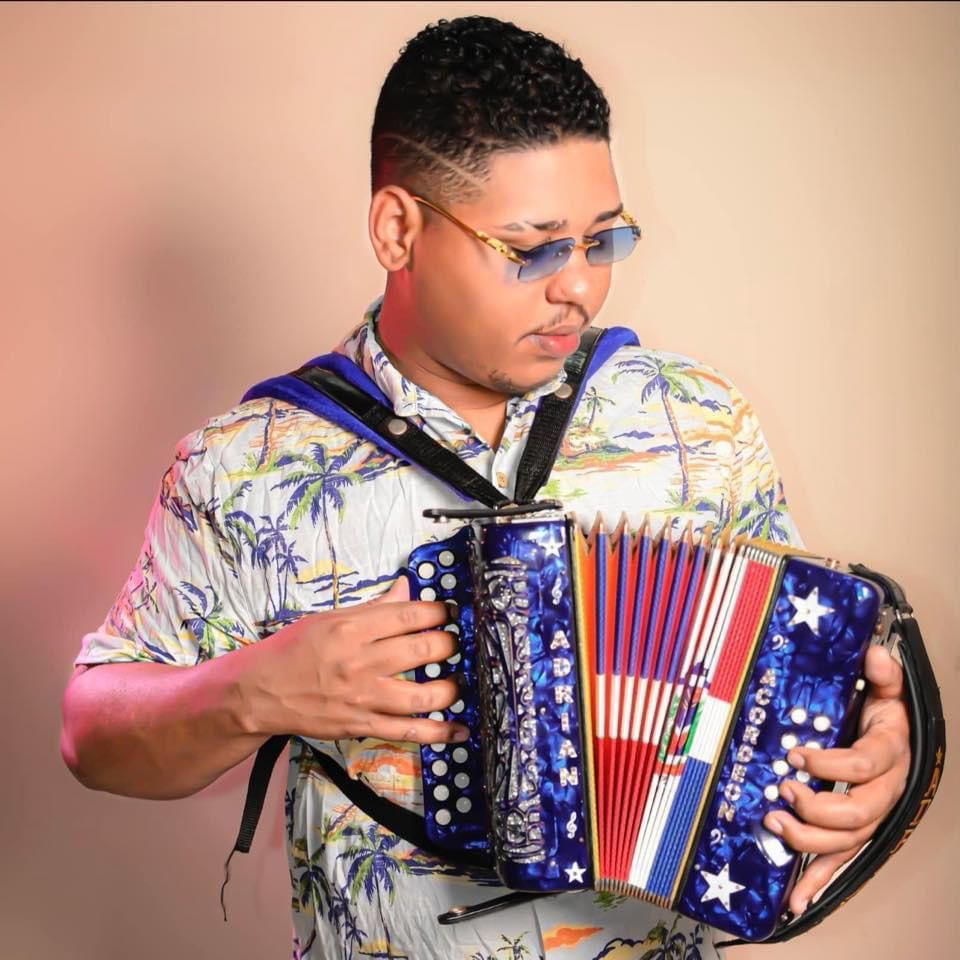 Adrián Acordeón bien recibido por la prensa neuyorquina