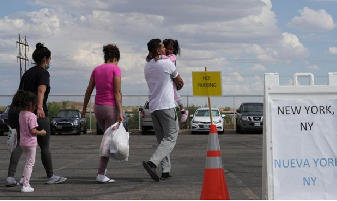 Migrantes ecuatorianos en EE.UU. autodeportan