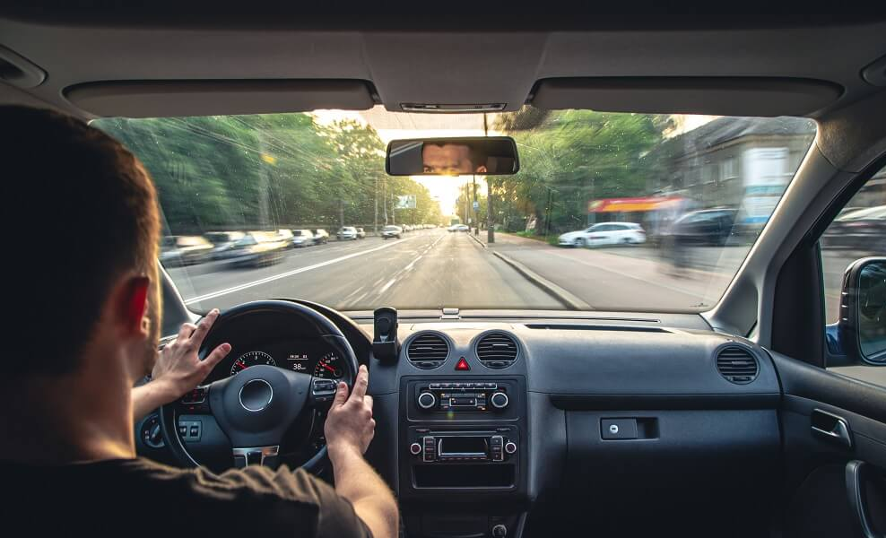 Fiscalía de EE.UU. desafía ley de Nueva York sobre licencias para ilegales