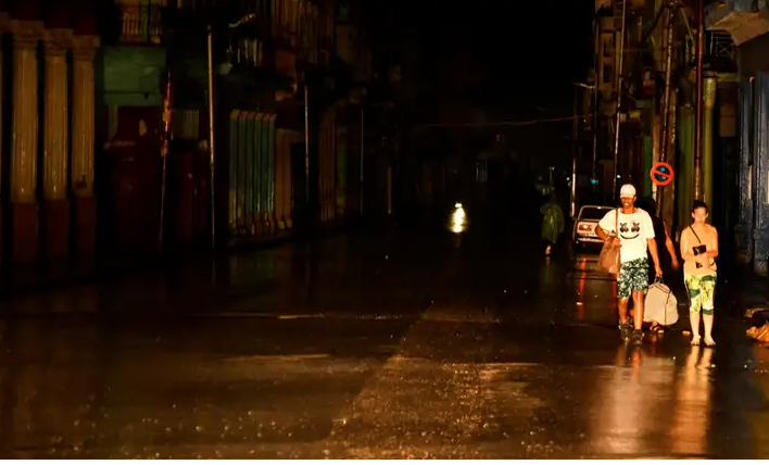 Cuba suspende actividades por crisis energética: apagones masivos