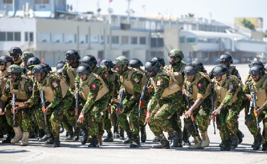 Haití recibe 200 policías kenianos