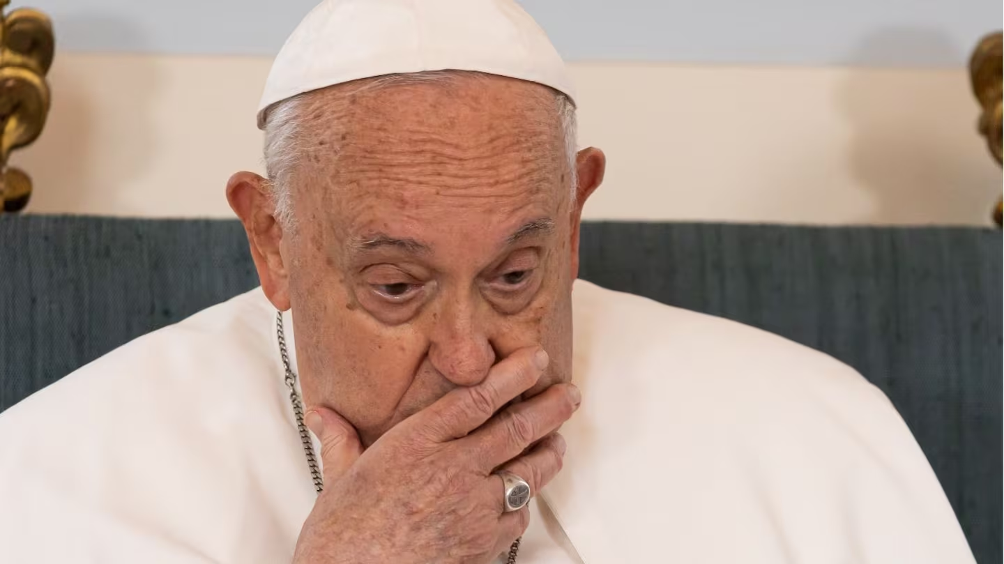 Última actualización sobre la salud del Papa Francisco: Estado crítico tras transfusión de sangre