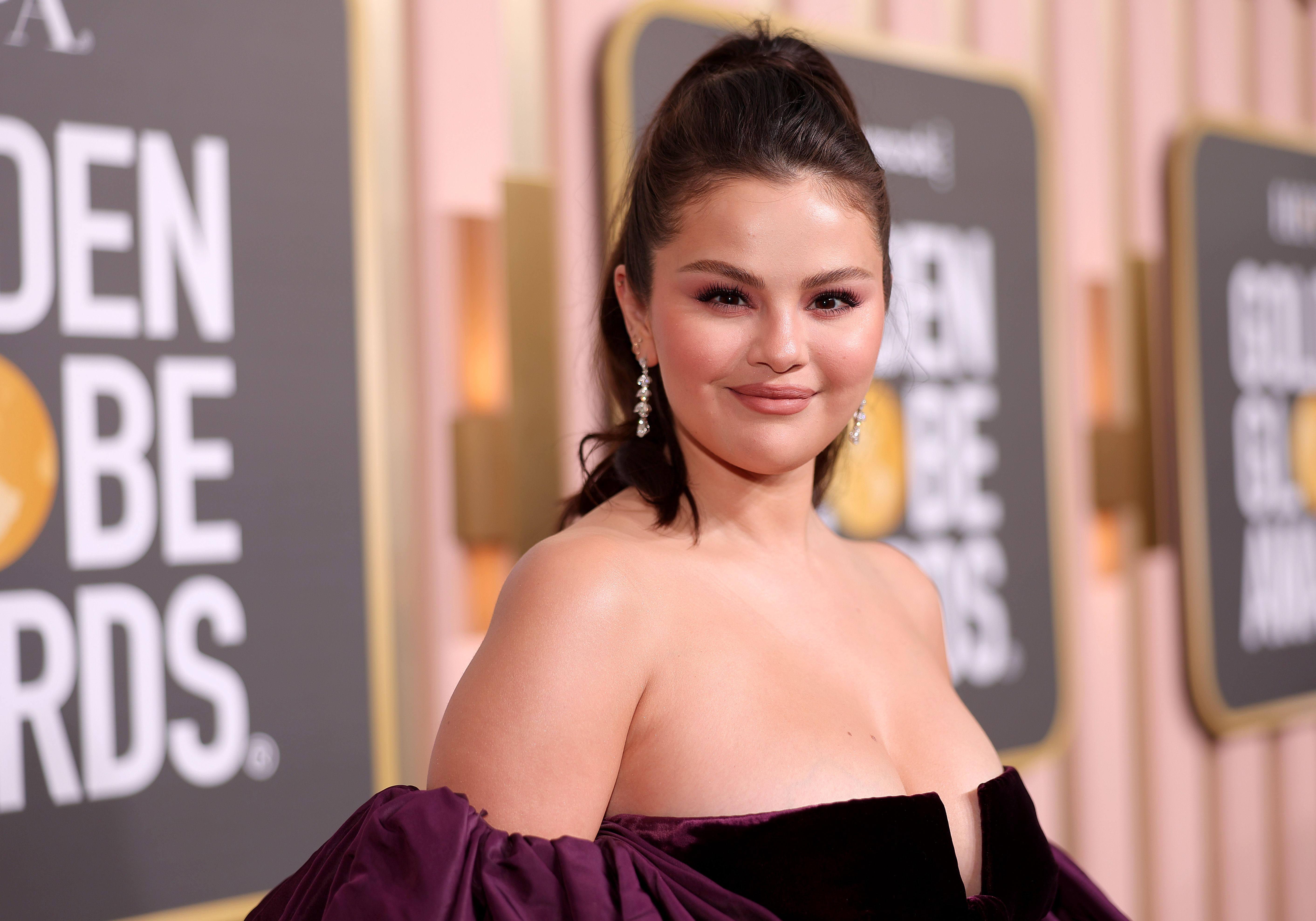 Lluvias de criticas a Selena Gómez  por Emilia Pérez