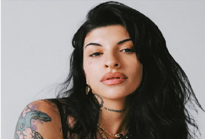 La Polémica de “Con Otra” de Cazzu: ¿Una Indirecta a Ángela Aguiar?