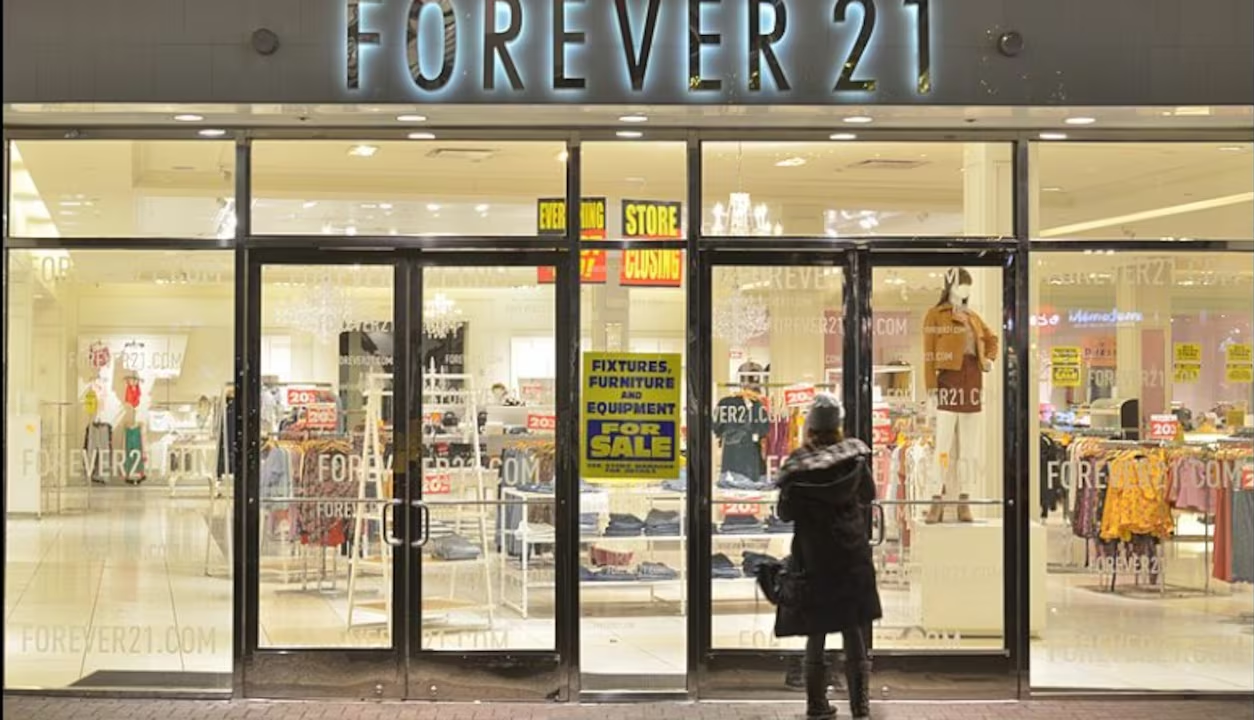Forever 21 Declara Bancarrota y Cierra Tiendas en Nueva York, Nueva Jersey