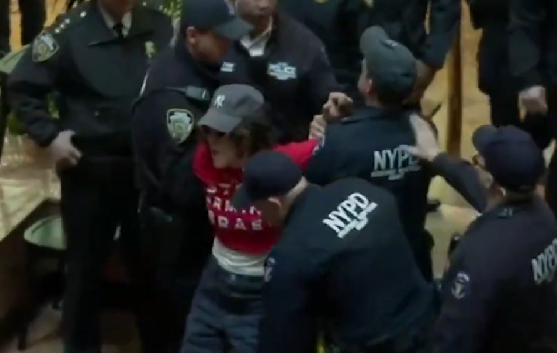 Nueva York: Torre Trump Ocupada en Protesta por el Arresto de Mahmoud Khalil
