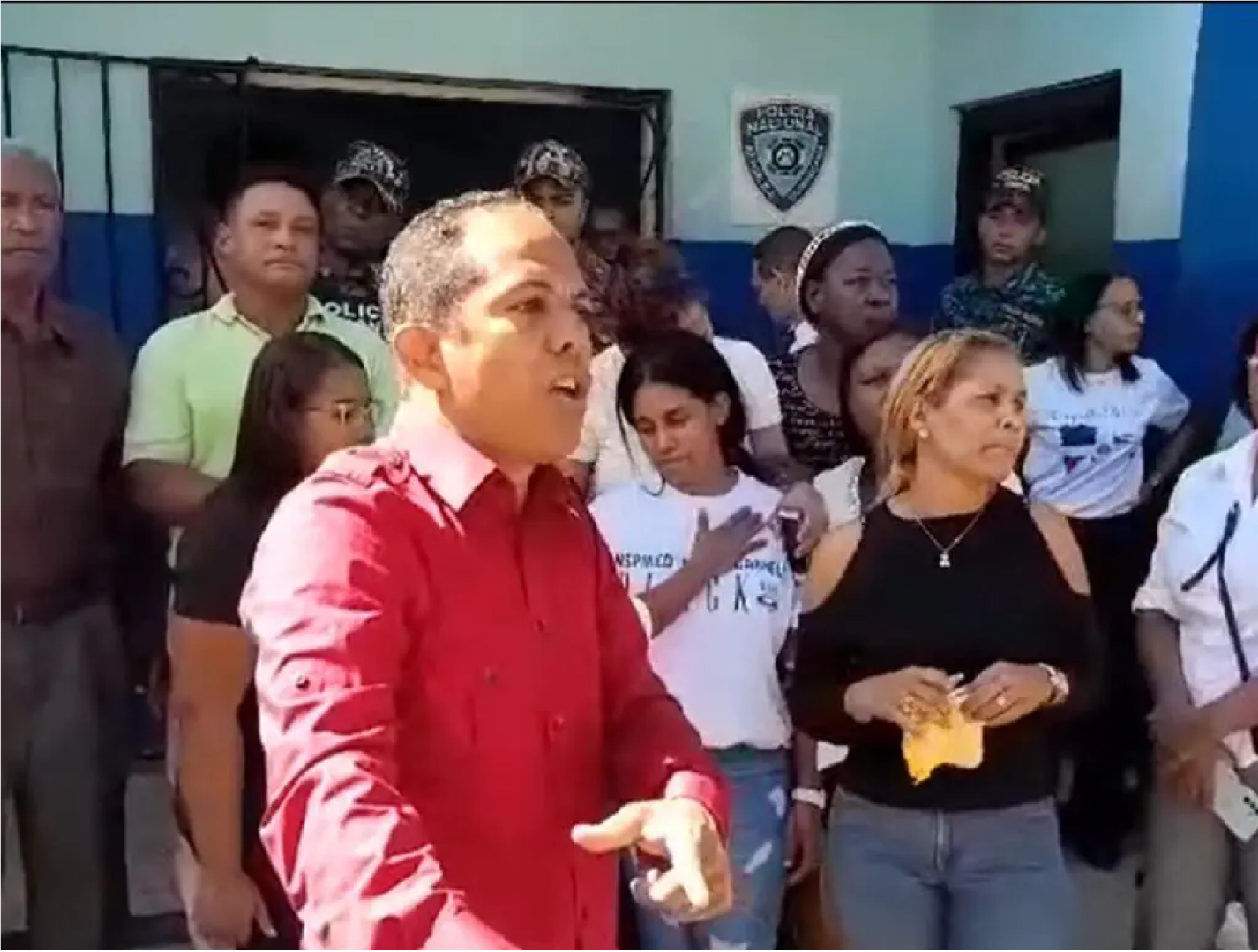 Sepultan al pastor Rafael “Chiky” Acevedo tras presunto abuso policial en La Romana
