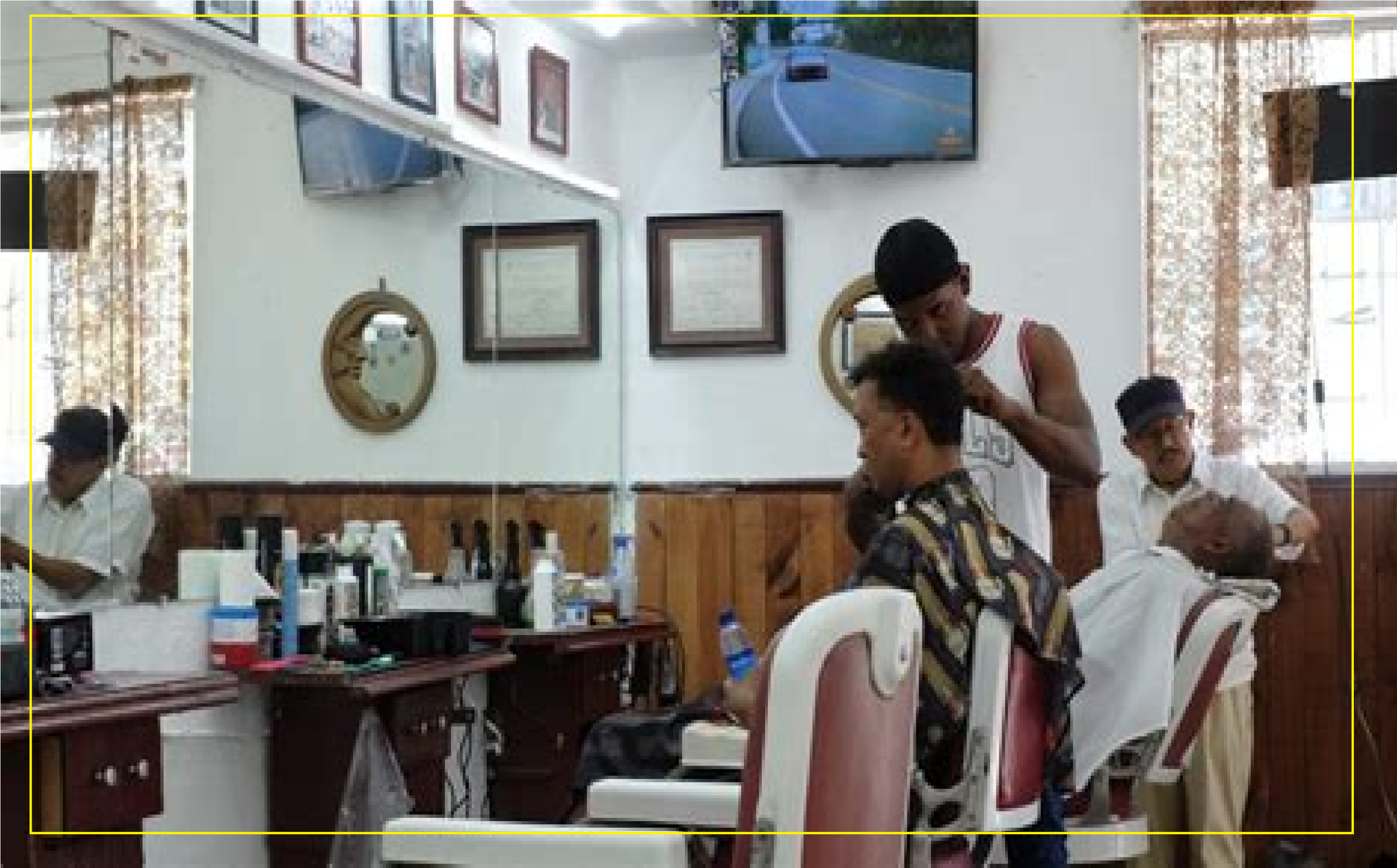 Director de la Policía: Barberías deben cerrar antes de la medianoche