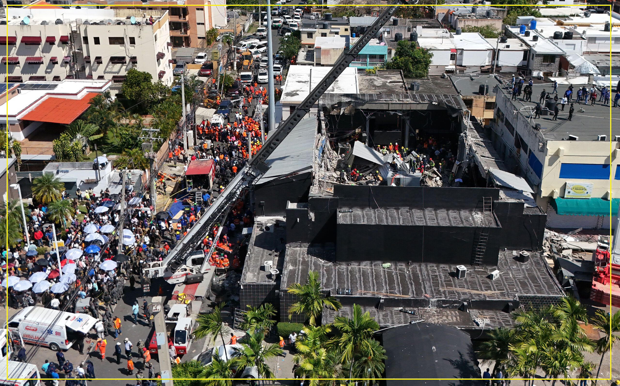 Luis Abinader Exige Respuestas por Tragedia en Jet Set que Dejó 221 Víctimas