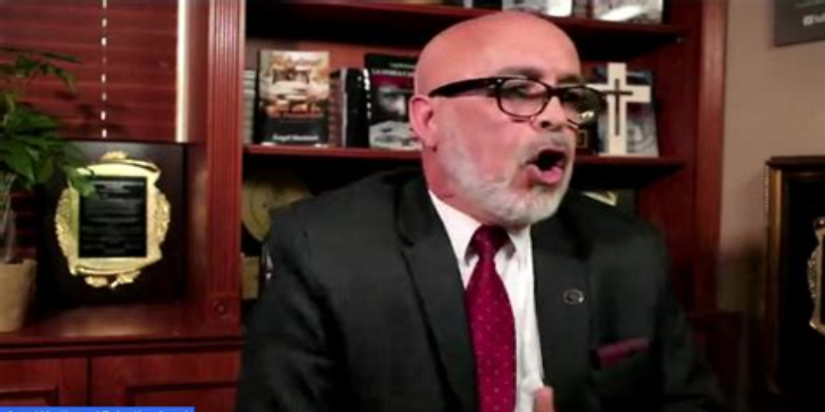 Ángel Martínez contra las cuerdas por demandas de Difamación