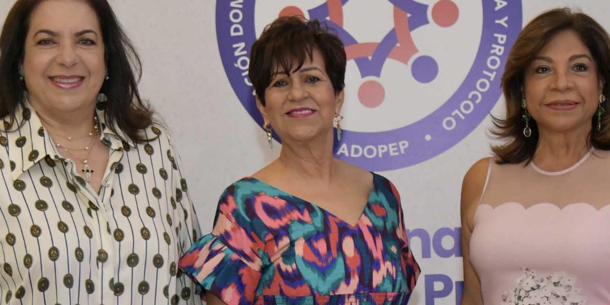 El acto de juramentación de Adopep: gremio de profesionales de la etiqueta y protocolo en RD
