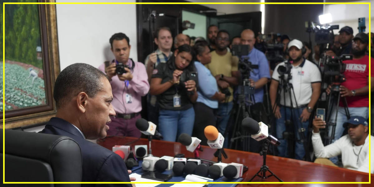 INDOTEL lanza campaña contra noticias falsas en la Feria del Libro 2025