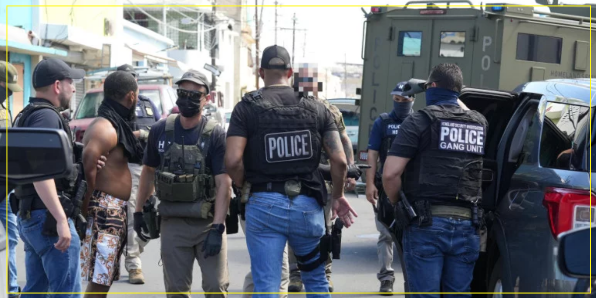 Dominicanos se unen a protesta en Puerto Rico contra las políticas de Donald Trump