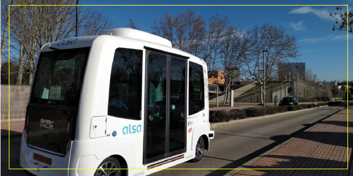 Madrid estrena su primer autobús autónomo con pasajeros en la Casa de Campo