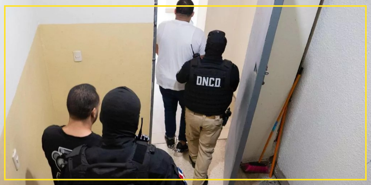 Extraditan a cuatro dominicanos a EE.UU. por fraude electrónico y lavado de activos