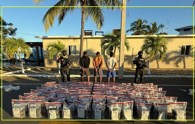DNCD incauta 429 paquetes de cocaína en las costas de Baní